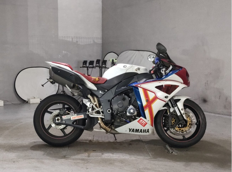 Мотоцикл Yamaha YZF-R1 з пробігом 99945 km