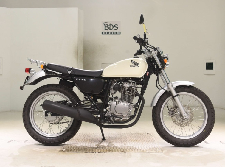 Мотоцикл Honda CB223S с пробегом 1016 km