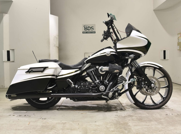Мотоцикл HD ROAD GLIDE FLTRXSE1923 CVO з пробігом 33489 km