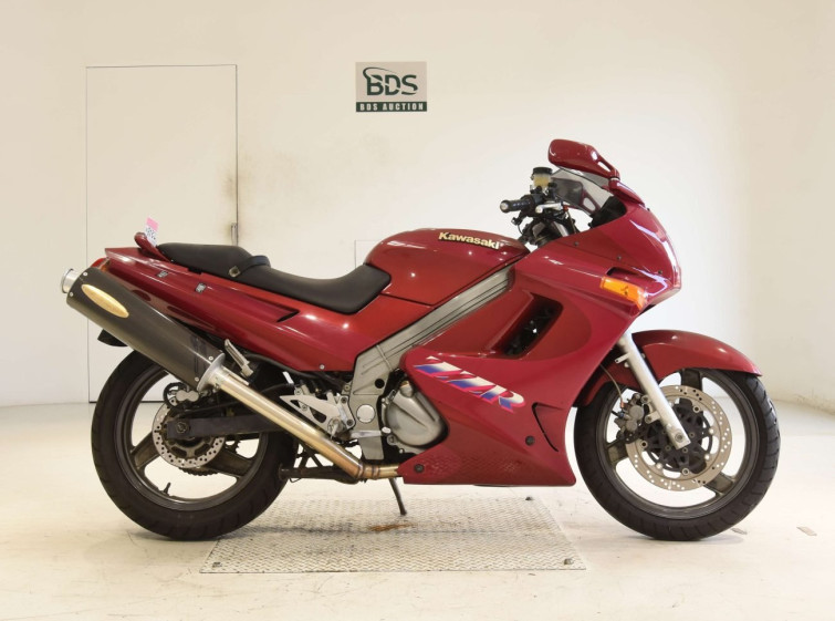 Мотоцикл Kawasaki ZZ-R250 з пробігом 50294 km