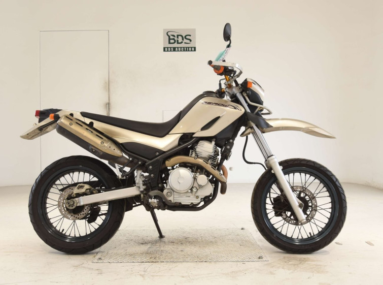 Мотоцикл Yamaha SEROW XT250