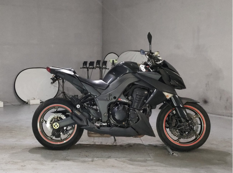 Мотоцикл Kawasaki Z1000 з пробігом 36990 km