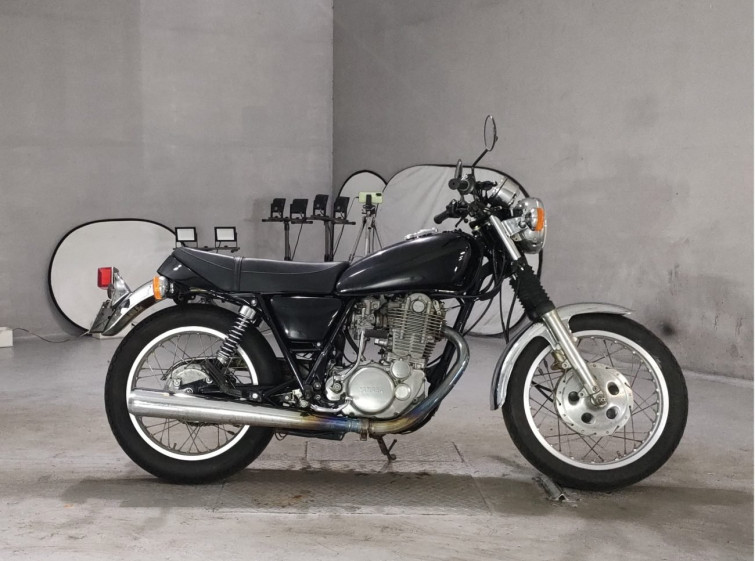 Мотоцикл Yamaha SR400 с пробегом 1442 km