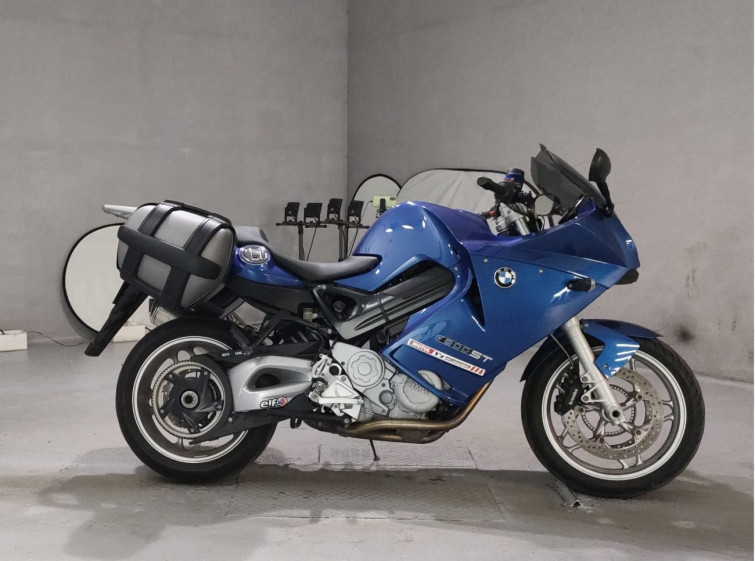 Мотоцикл BMW F800ST