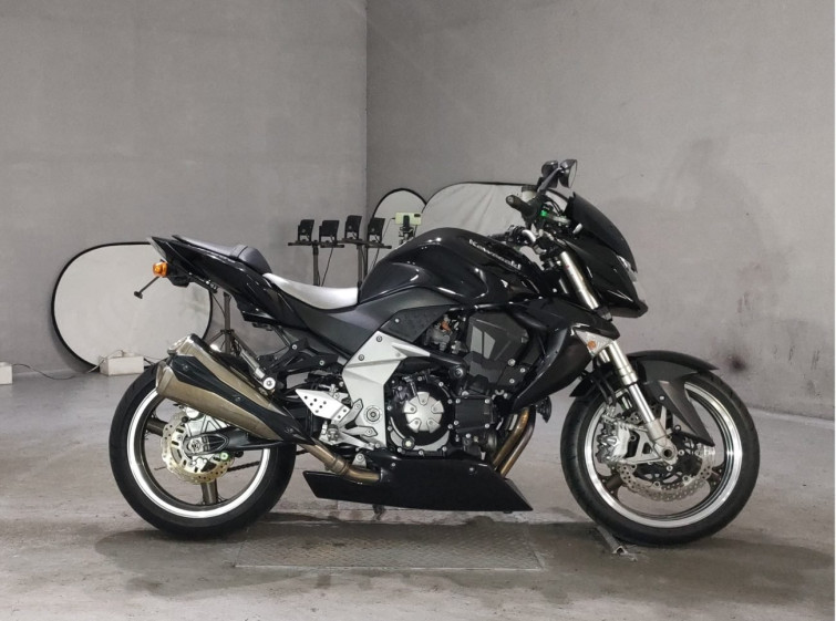 Мотоцикл Kawasaki Z1000 з пробігом 16991 km