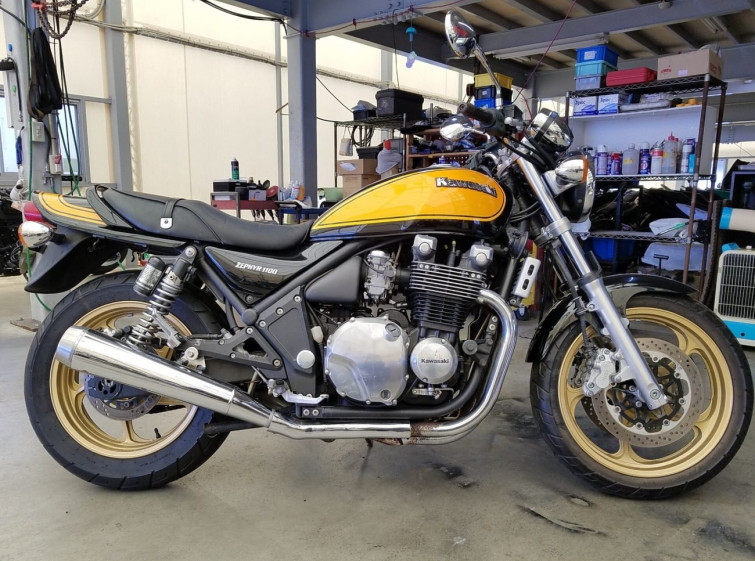 Мотоцикл Kawasaki ZEPHYR1100 з пробігом 8273 km