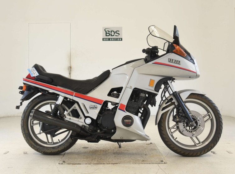 Мотоцикл Yamaha XJ650 с пробегом 14178 m