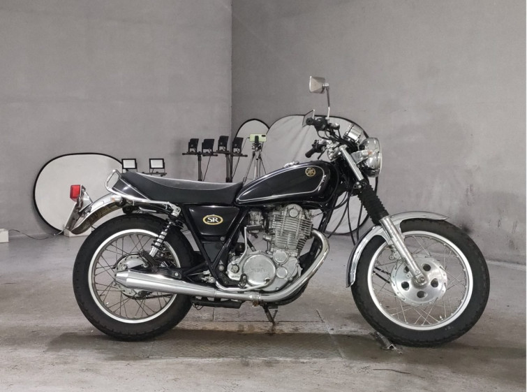 Мотоцикл Yamaha SR400 с пробегом 11712 km