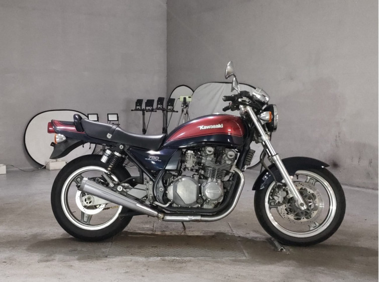 Мотоцикл Kawasaki ZEPHYR750 з пробігом 20309 km