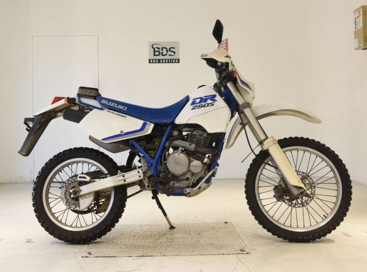 Мотоцикл Suzuki DR250S с пробегом 12565 km