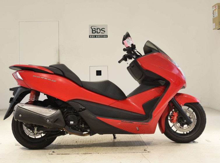 Мотоцикл Honda FORZA з пробігом 18172 km