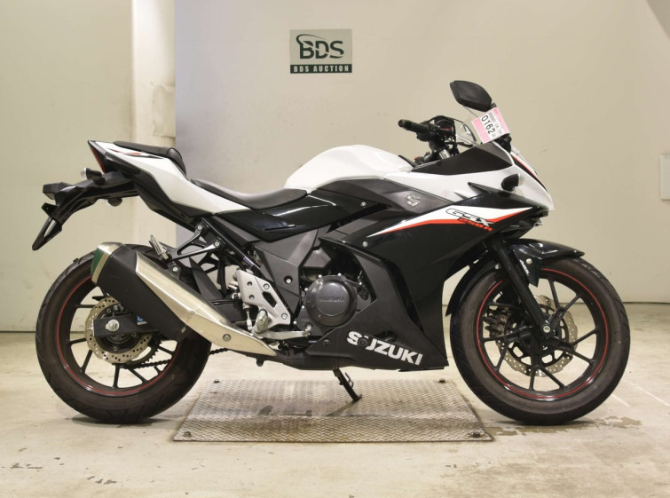 Мотоцикл Suzuki GSX250RA з пробігом 6736 km