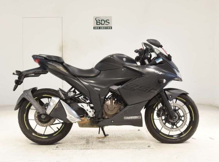 Мотоцикл Suzuki GIXXER250SF з пробігом 26717 km