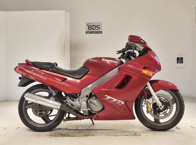 Мотоцикл Kawasaki ZZ-R250 з пробігом 33081 km