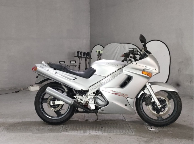 Мотоцикл Kawasaki ZZ-R250 з пробігом 51113 km
