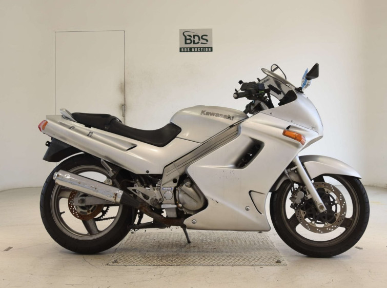 Мотоцикл Kawasaki ZZ-R250 з пробігом 54448 km