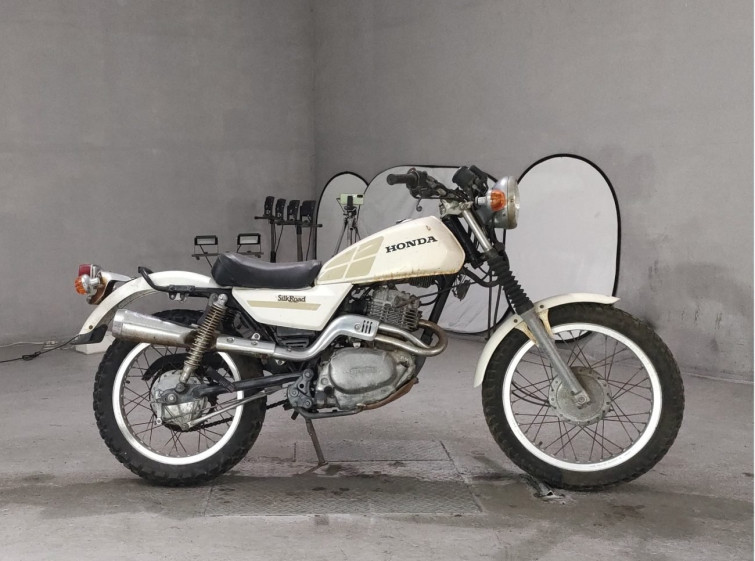 Мотоцикл Honda SILKROAD з пробігом 13101 km