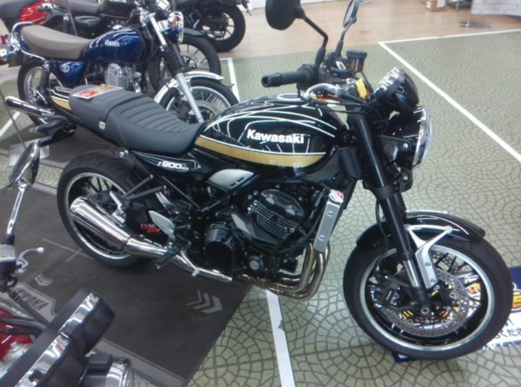 Мотоцикл Kawasaki Z900RS с пробегом 1558 km