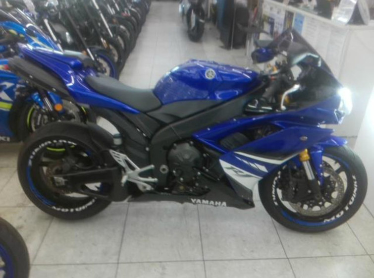 Мотоцикл Yamaha YZF-R1 з пробігом 44248 km