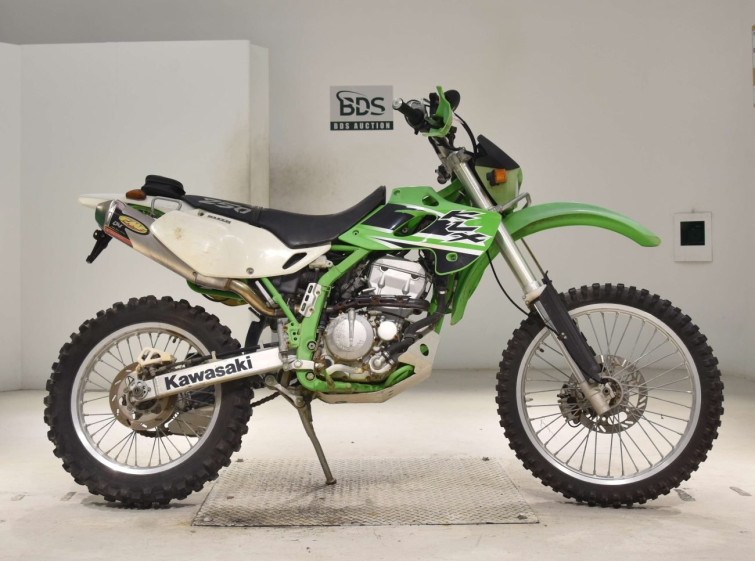 Мотоцикл Kawasaki KLX250 з пробігом 9049 km