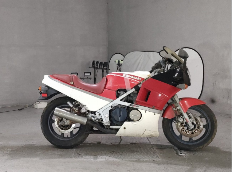 Мотоцикл Kawasaki GPZ400R з пробігом 9280 km