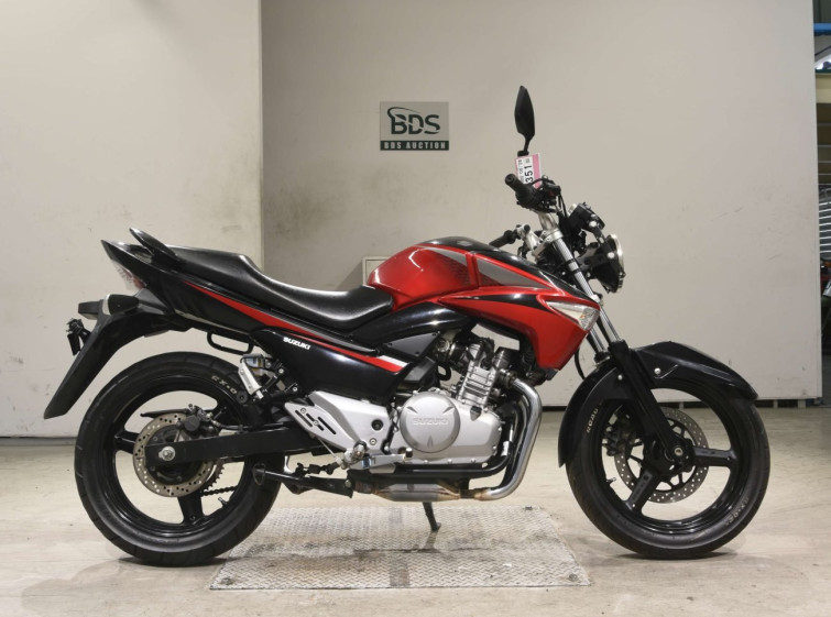 Мотоцикл Suzuki GSR250