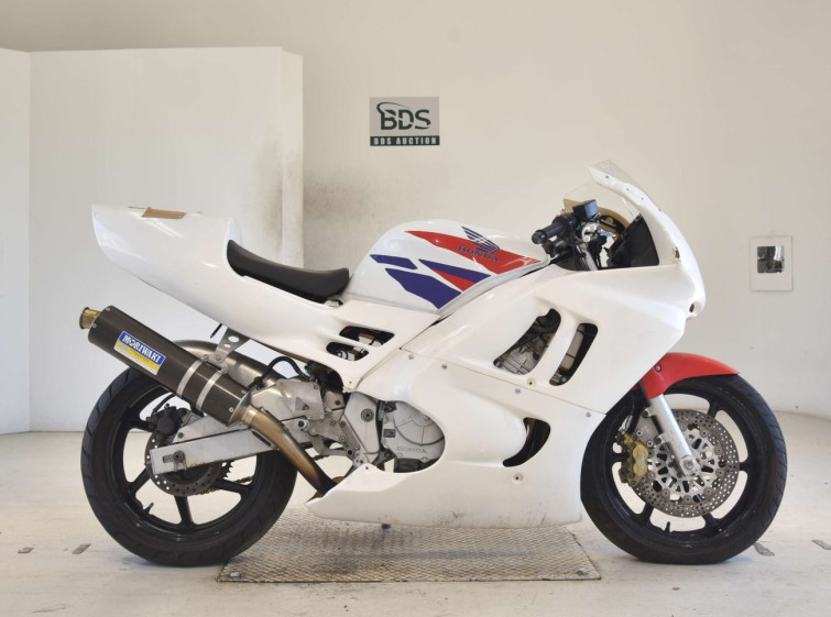 Мотоцикл Honda CBR600F с пробегом 694 km