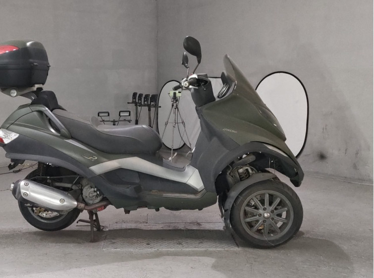 Мотоцикл Piaggio MP3 250RL з пробігом 29736 km