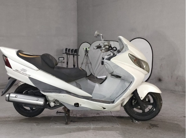 Мотоцикл Suzuki SKYWAVE 250SS