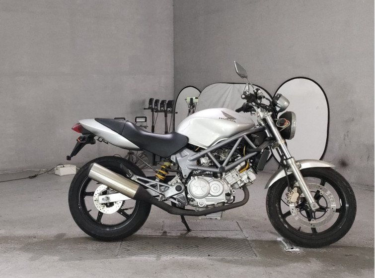 Мотоцикл Honda VTR250 з пробігом 778 km