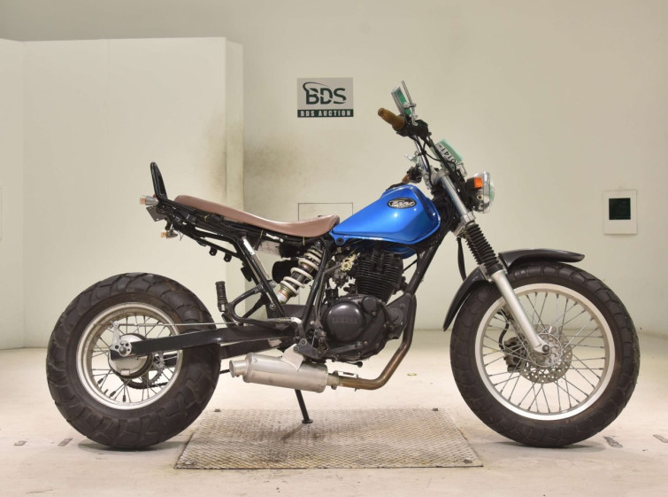 Мотоцикл Yamaha TW200E с пробегом 5660 km