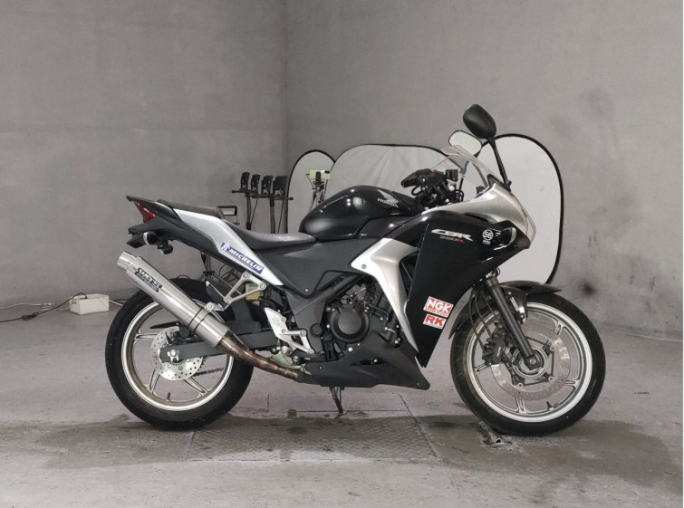 Мотоцикл Honda CBR250R з пробігом 16114 km