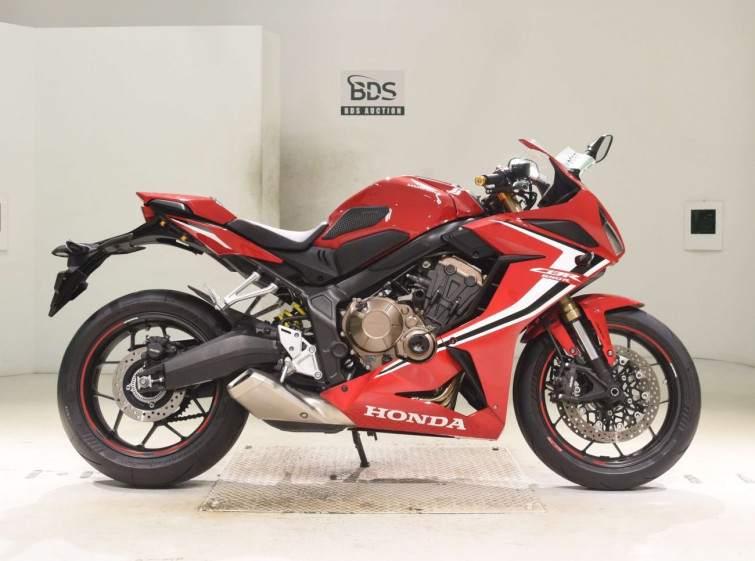 Мотоцикл Honda CBR650R з пробігом 25139 km