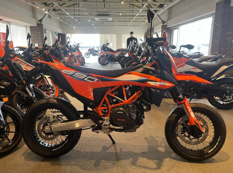 Мотоцикл KTM 690 SMC R с пробегом 1 km