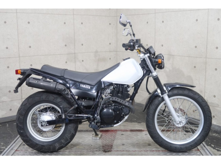 Мотоцикл Yamaha TW225 з пробігом 5567 km