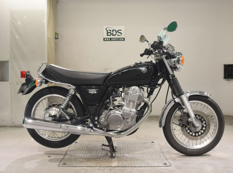 Мотоцикл Yamaha SR400 с пробегом 1734 km