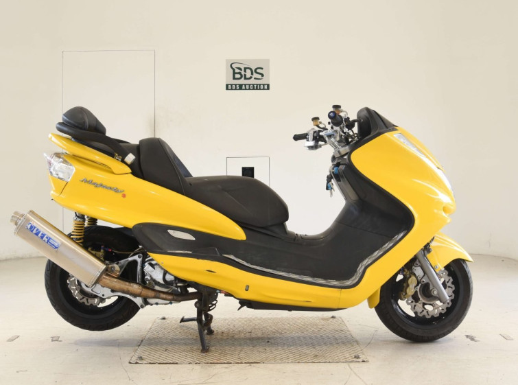 Мотоцикл Yamaha MAJESTY 250C