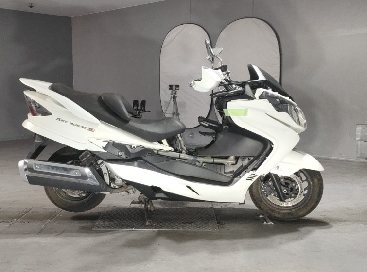 Мотоцикл Suzuki SKYWAVE 400S