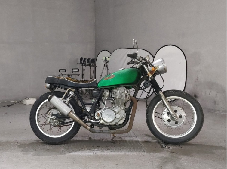 Мотоцикл Yamaha SR400 з пробігом 8083 km