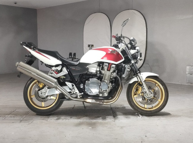 Мотоцикл Honda CB1300SF з пробігом 20904 km