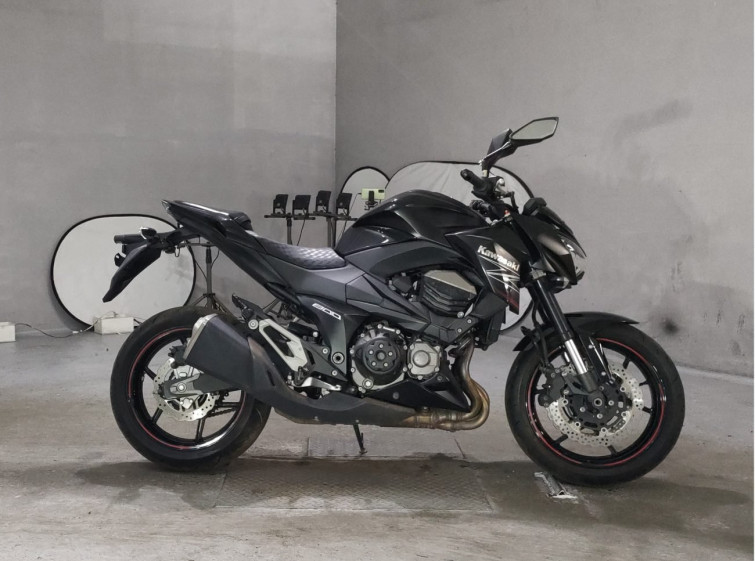 Мотоцикл Kawasaki Z800 с пробегом 5725 km