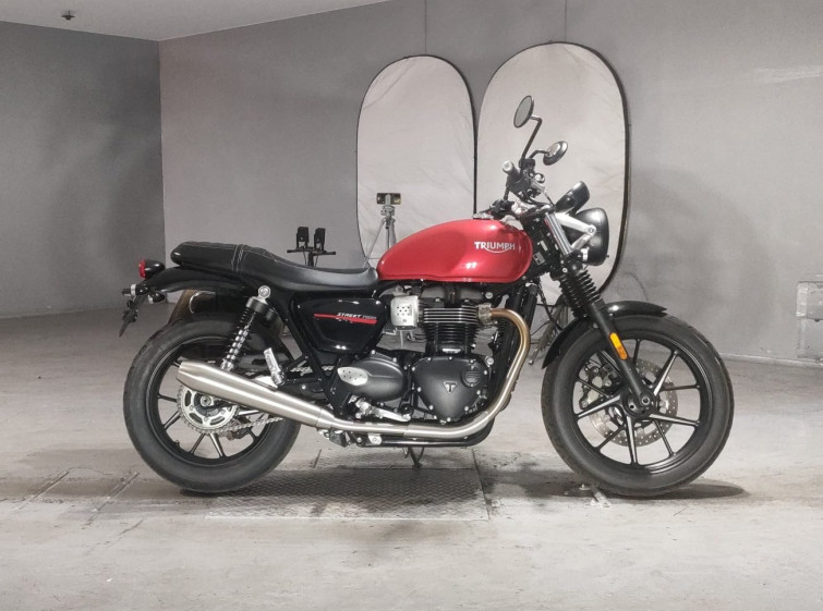 Мотоцикл Triumph STREET TWIN 900 з пробігом 4481 km