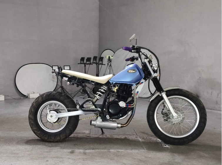 Мотоцикл Yamaha TW200 с пробегом 420 km