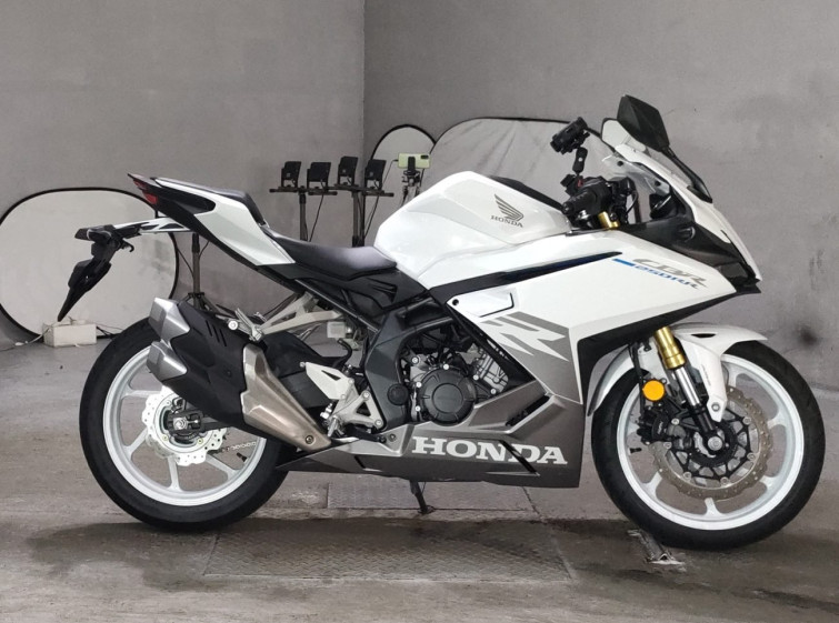 Мотоцикл Honda CBR250RR з пробігом 2154 km