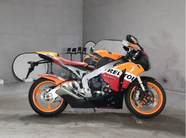 Мотоцикл Honda CBR1000RR з пробігом 15890 km