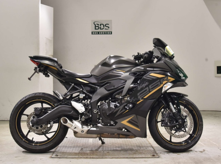 Мотоцикл Kawasaki NINJA ZX-25R с пробегом 9559 km