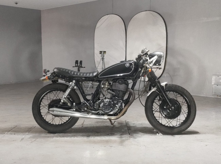 Мотоцикл Yamaha SR400 с пробегом 13504 km