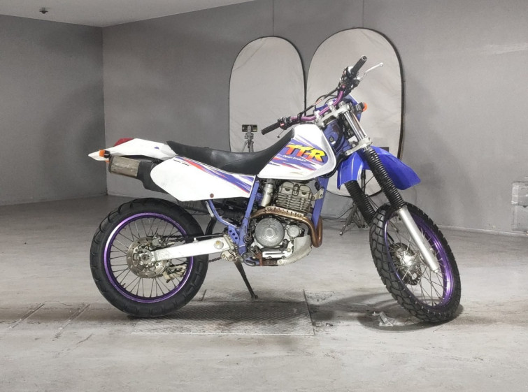 Мотоцикл Yamaha TT250R с пробегом 2431 km