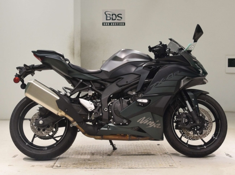 Мотоцикл Kawasaki ZX-4R с пробегом 4959 km