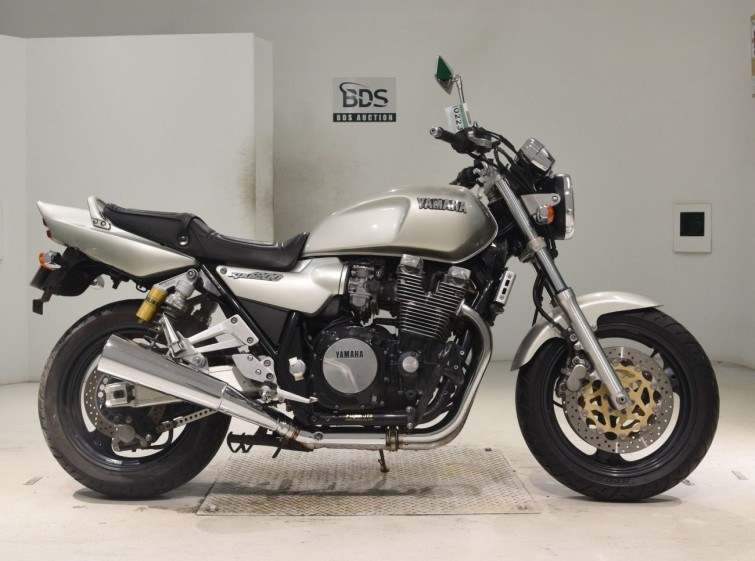 Мотоцикл Yamaha XJR1200 з пробігом 14480 km